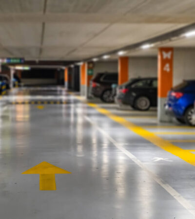 A parkolás Budapesten egyre nagyobb kihívást jelent a növekvő forgalom miatt.